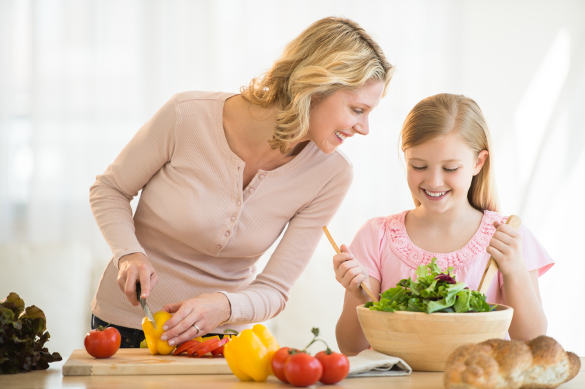 Fun & Healthy Recipes For You To Make With Your Kids These Holidays