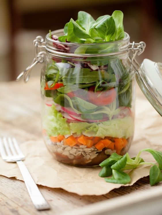 Lose Baby Weight - How To Make A Mason Jar Salad