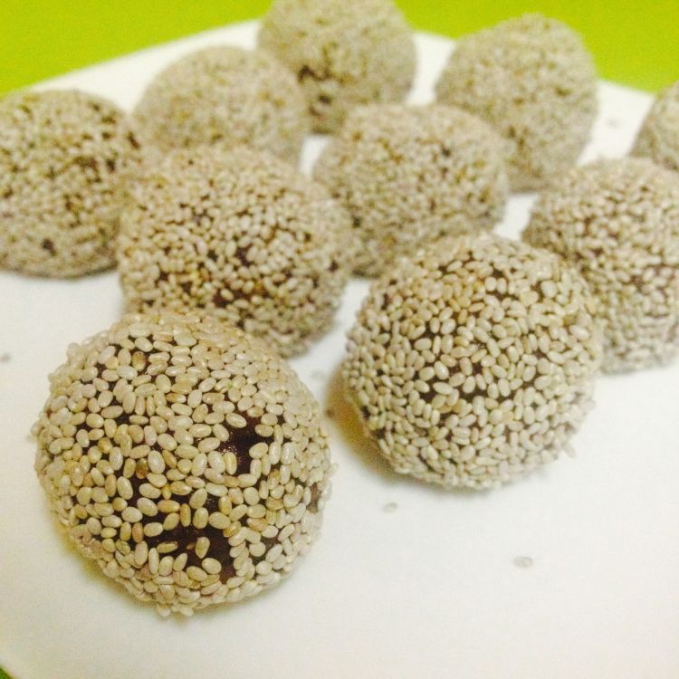 Lose Baby Weight- Coffee Chia Bliss Balls 