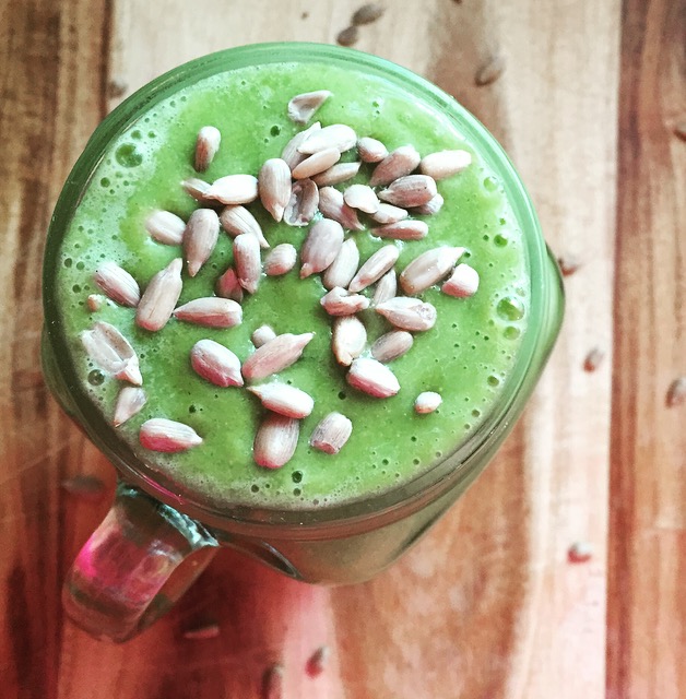 Green Sunflower Seed Healthy Mummy Smoothie Recipe 