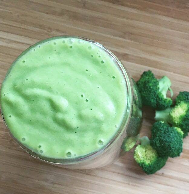 Super Green Broccoli Healthy Mummy Smoothie Recipe 