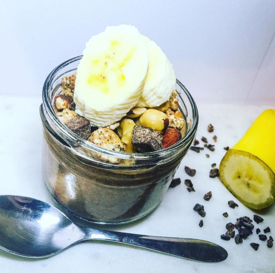 healthy chocolate breakfast pot