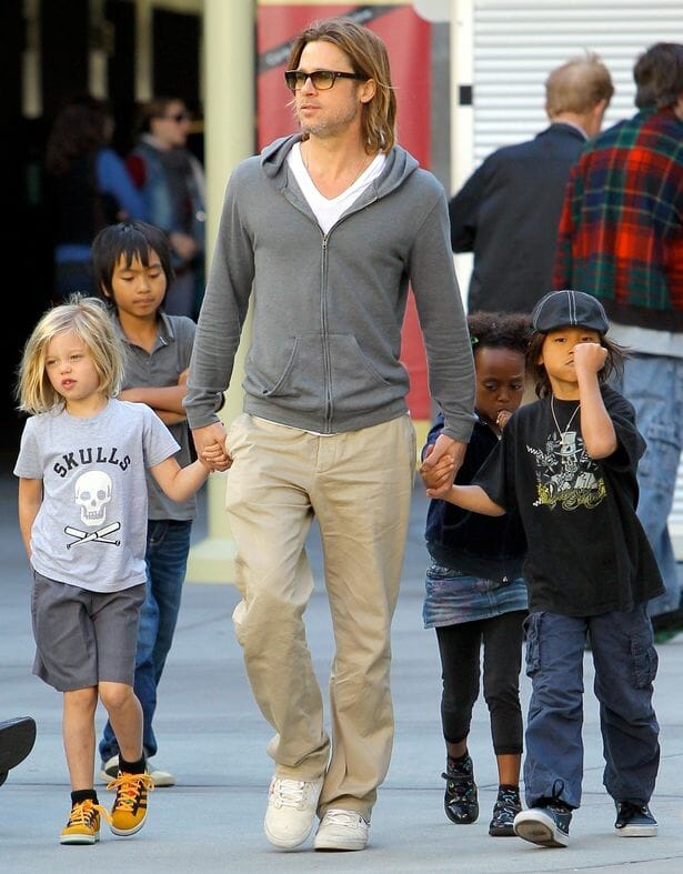 Healthy Mummy Eye Candy - brad pitt