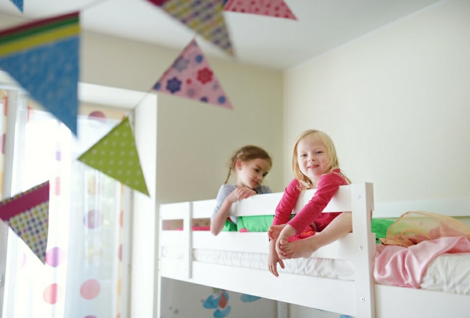 Pros and cons of kids sharing a bedroom