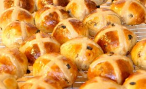 Low-fat Hot Cross Buns